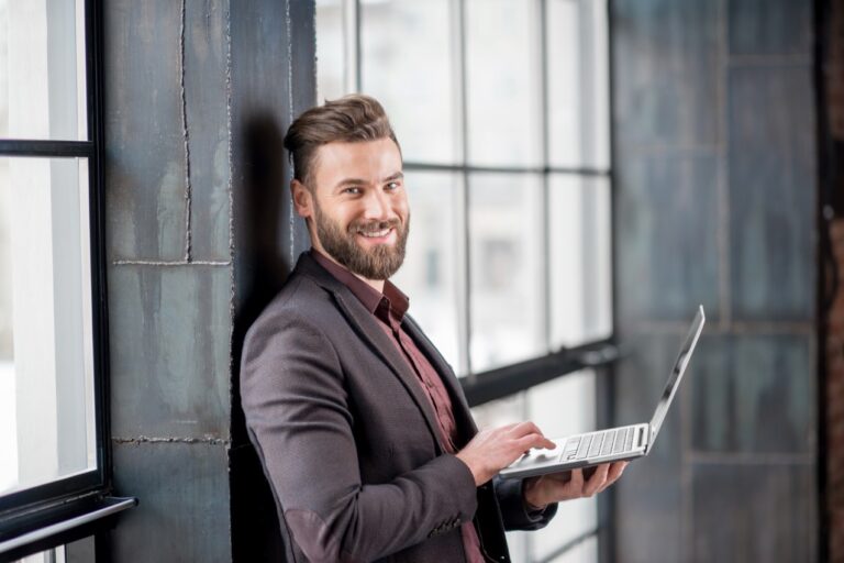 Porównanie dwóch wariantów biznesowego laptopa pod kątem różnych zastosowań zawodowych